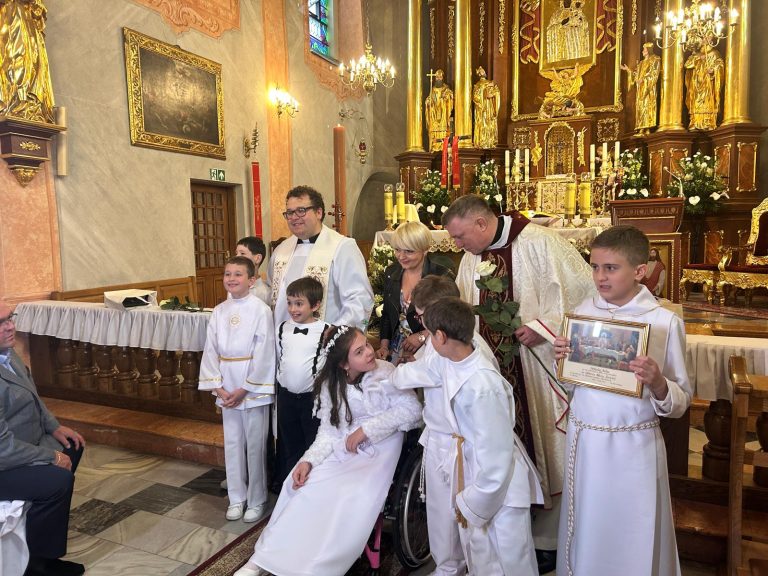 17 maja 2025 roku był dniem pełnym wzruszeń, radości i duchowego przeżycia dla naszej szkolnej społeczności